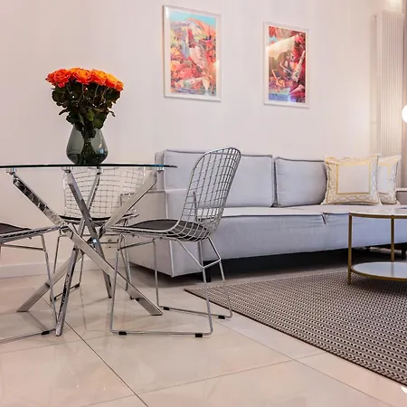 Apartament Mennica Just Like In Your Warszawa